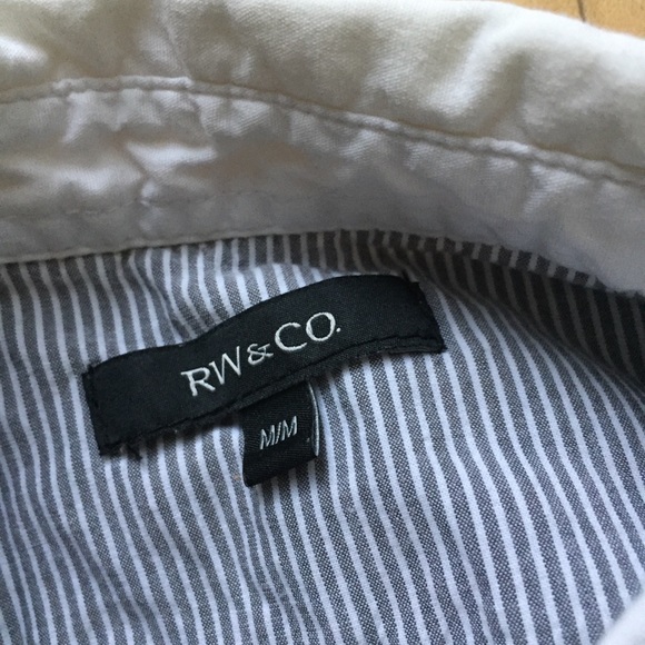 RW&CO Women's Black Top with detachable Collar - Picture 11 of 12